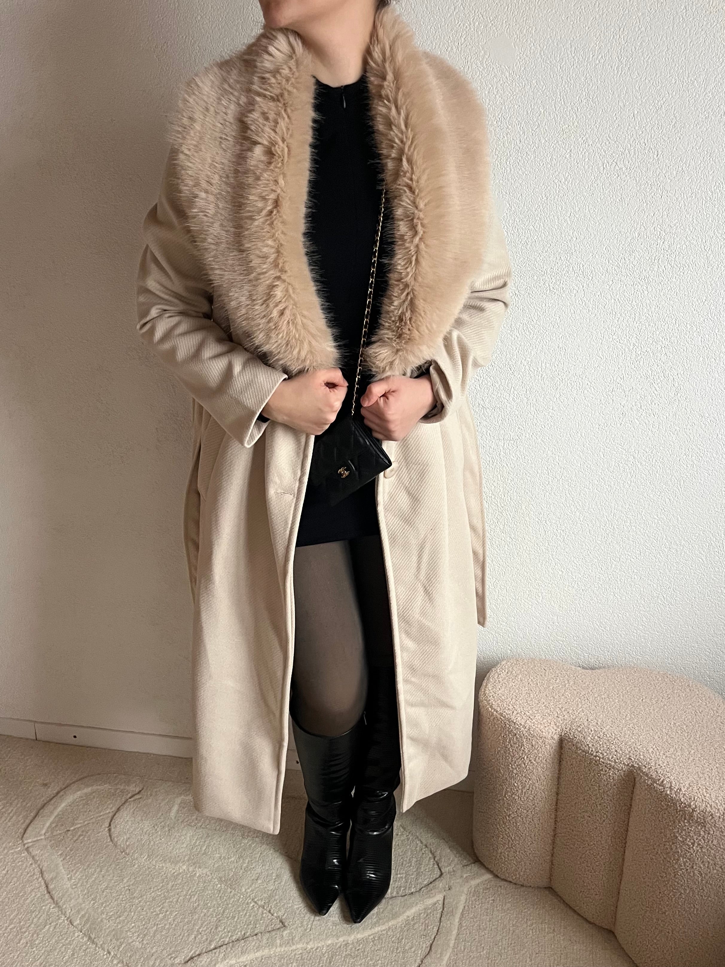 Manteau à col fourrure