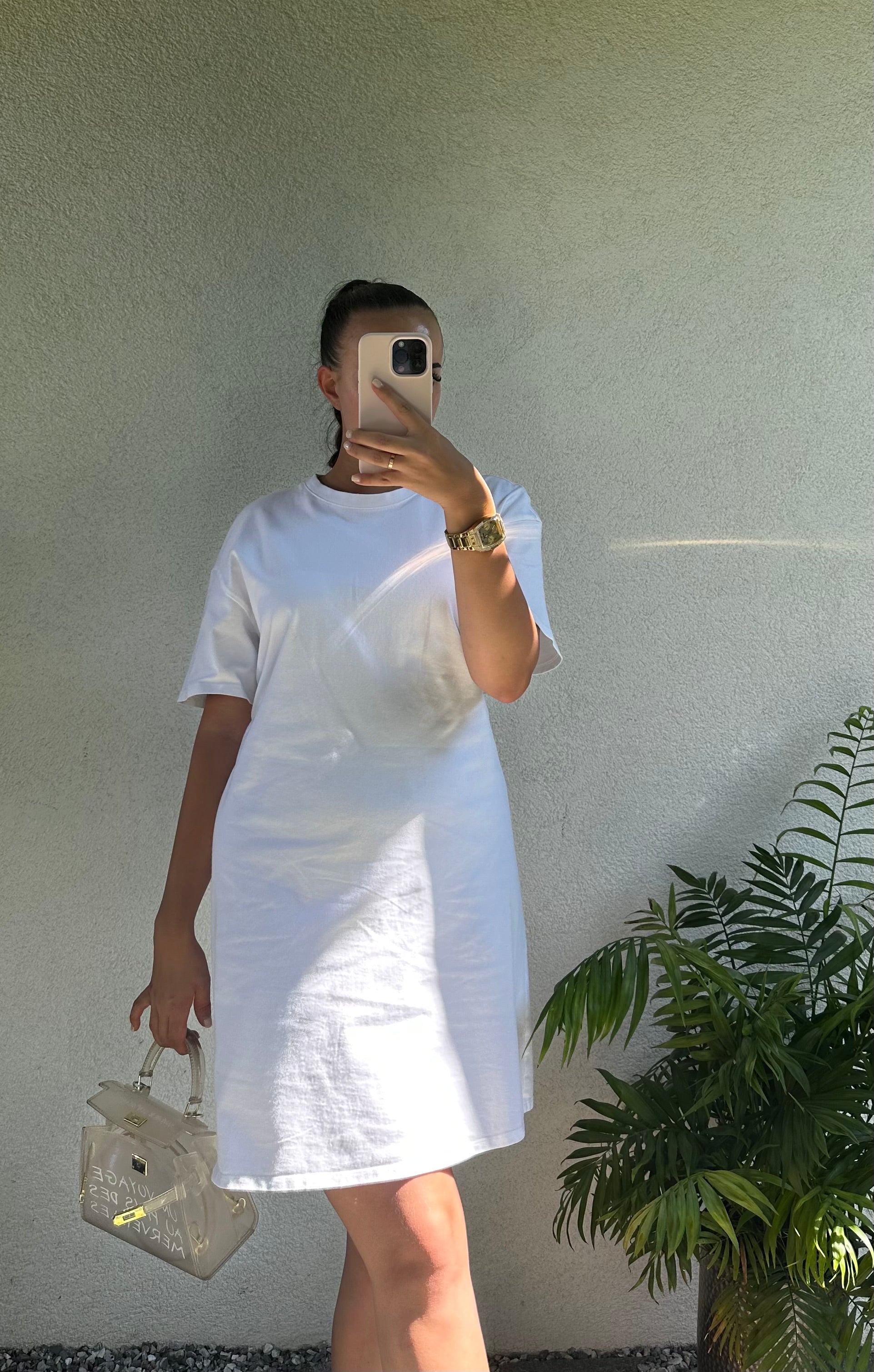 Robe oversize avec ouverture dans le dos