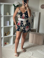Combinaison short cintré à la taille