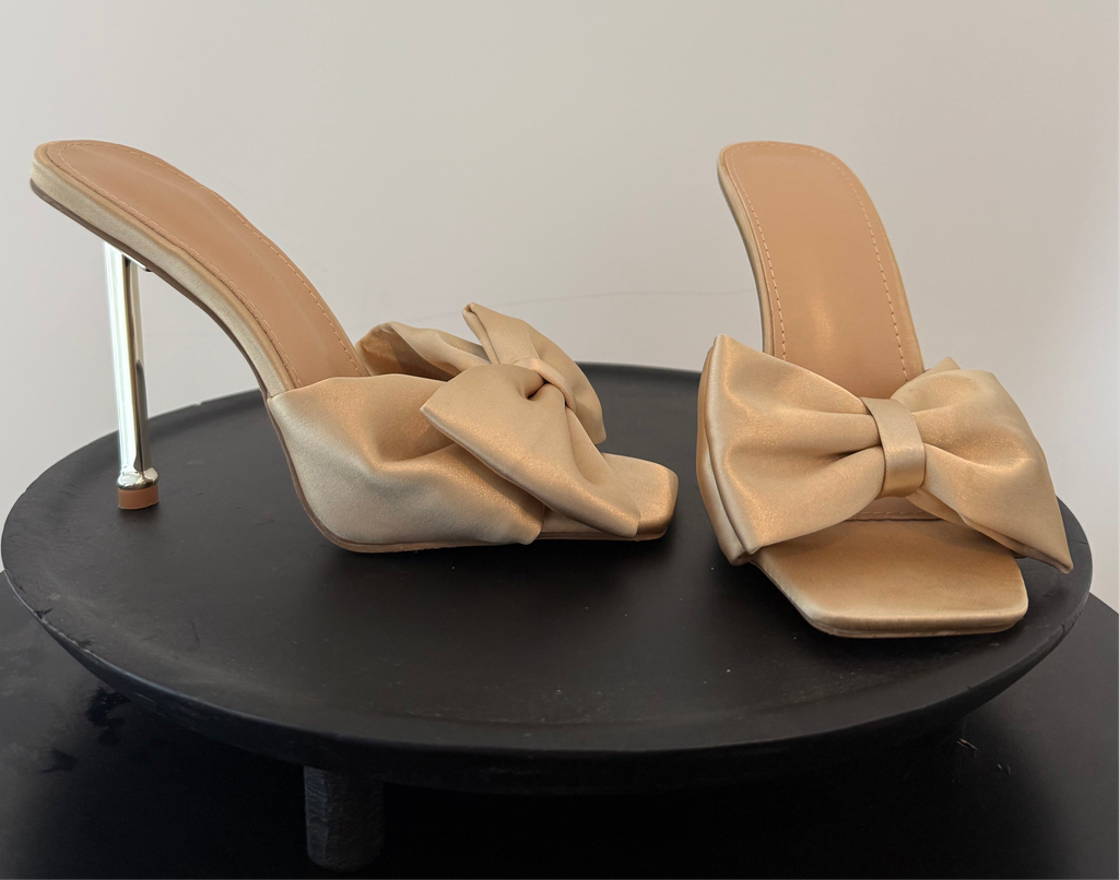 Mules dorées à talons