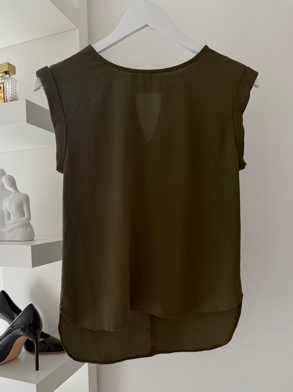 Top fluide kaki sans manches