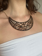 Collier en demi lune