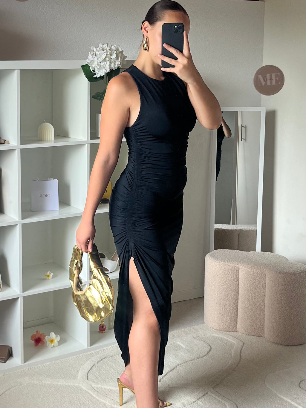 Robe moulante à fente