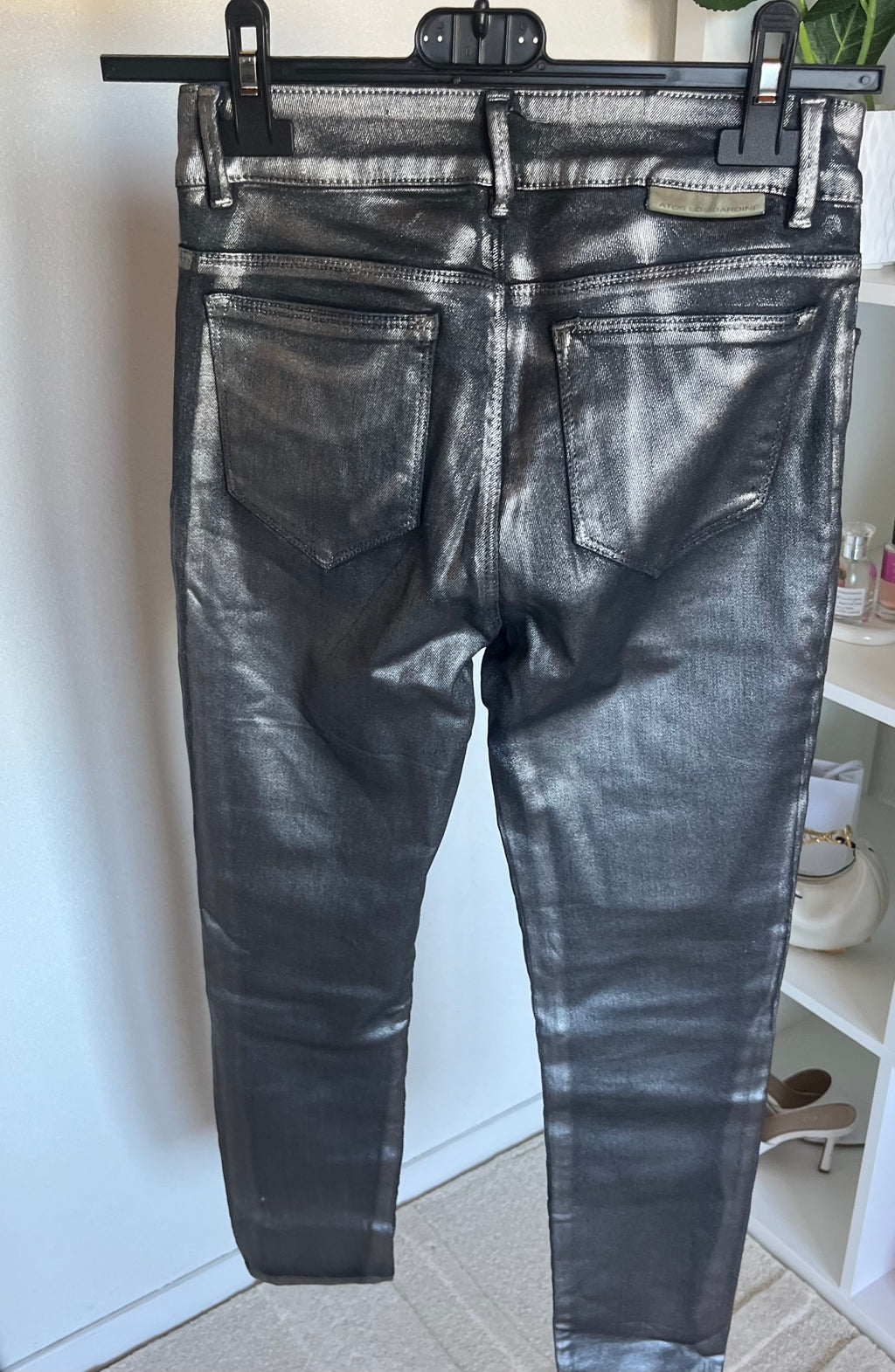 Pantalon en cuir argenté