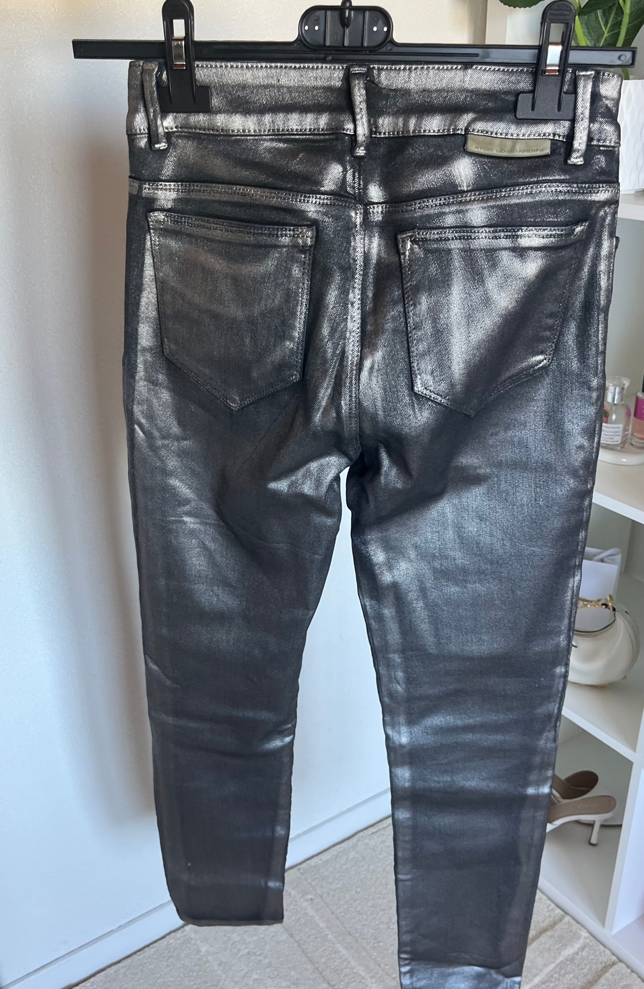 Pantalon en cuir argenté