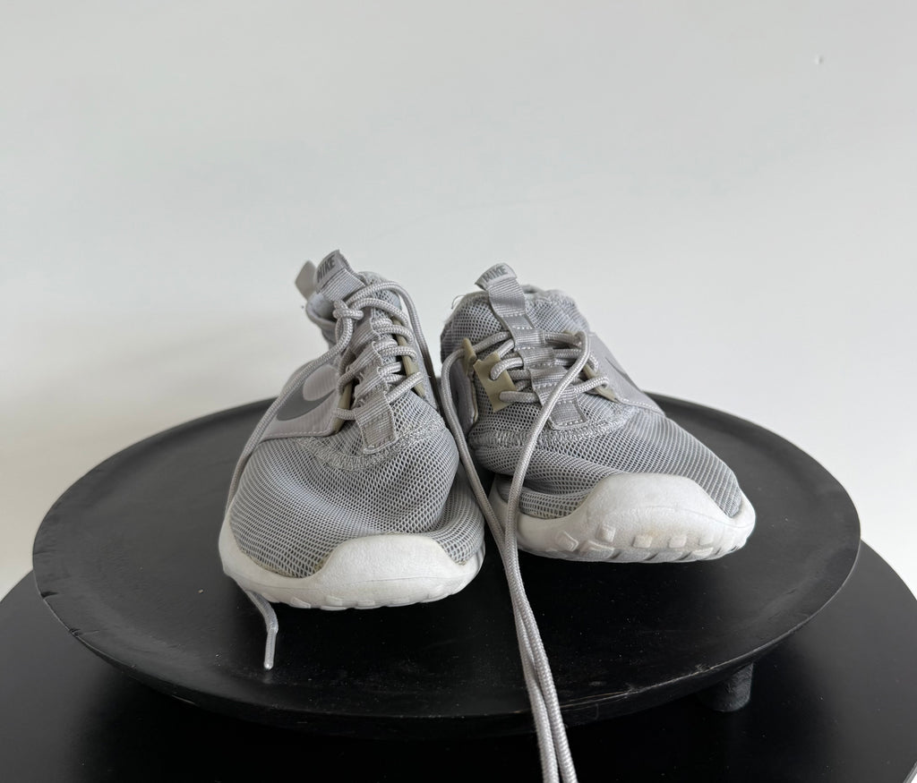 Nike mesh gris clair