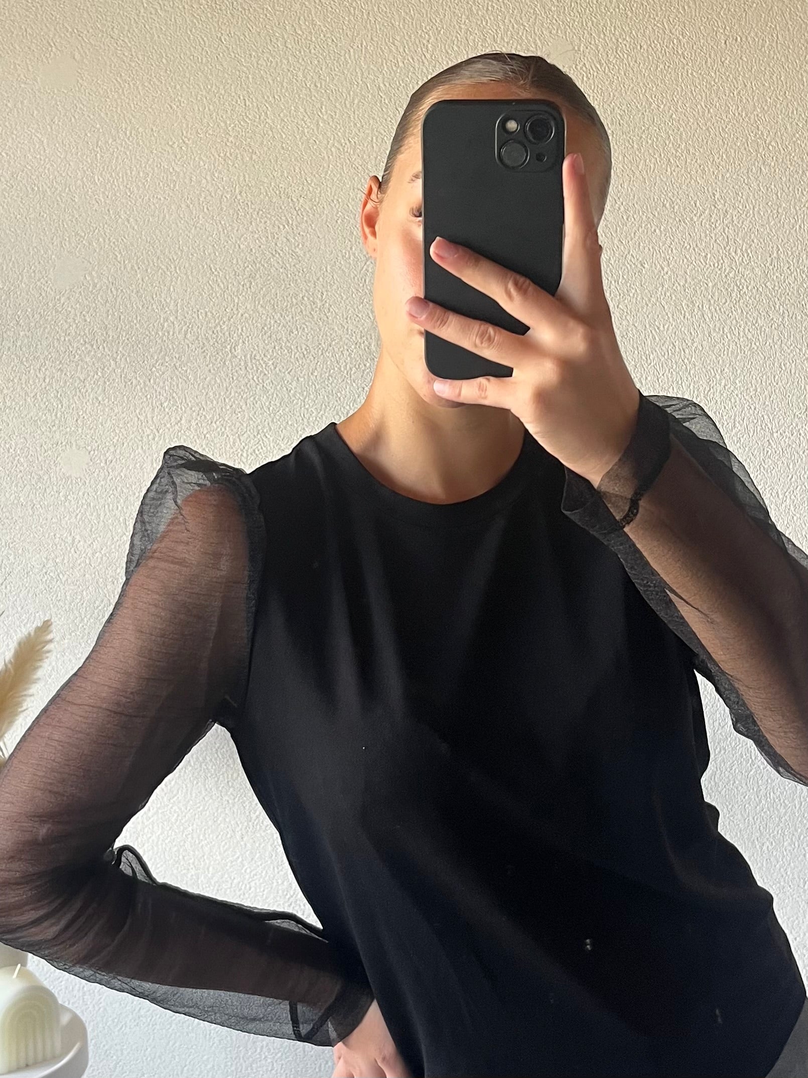 Haut à manches transparentes