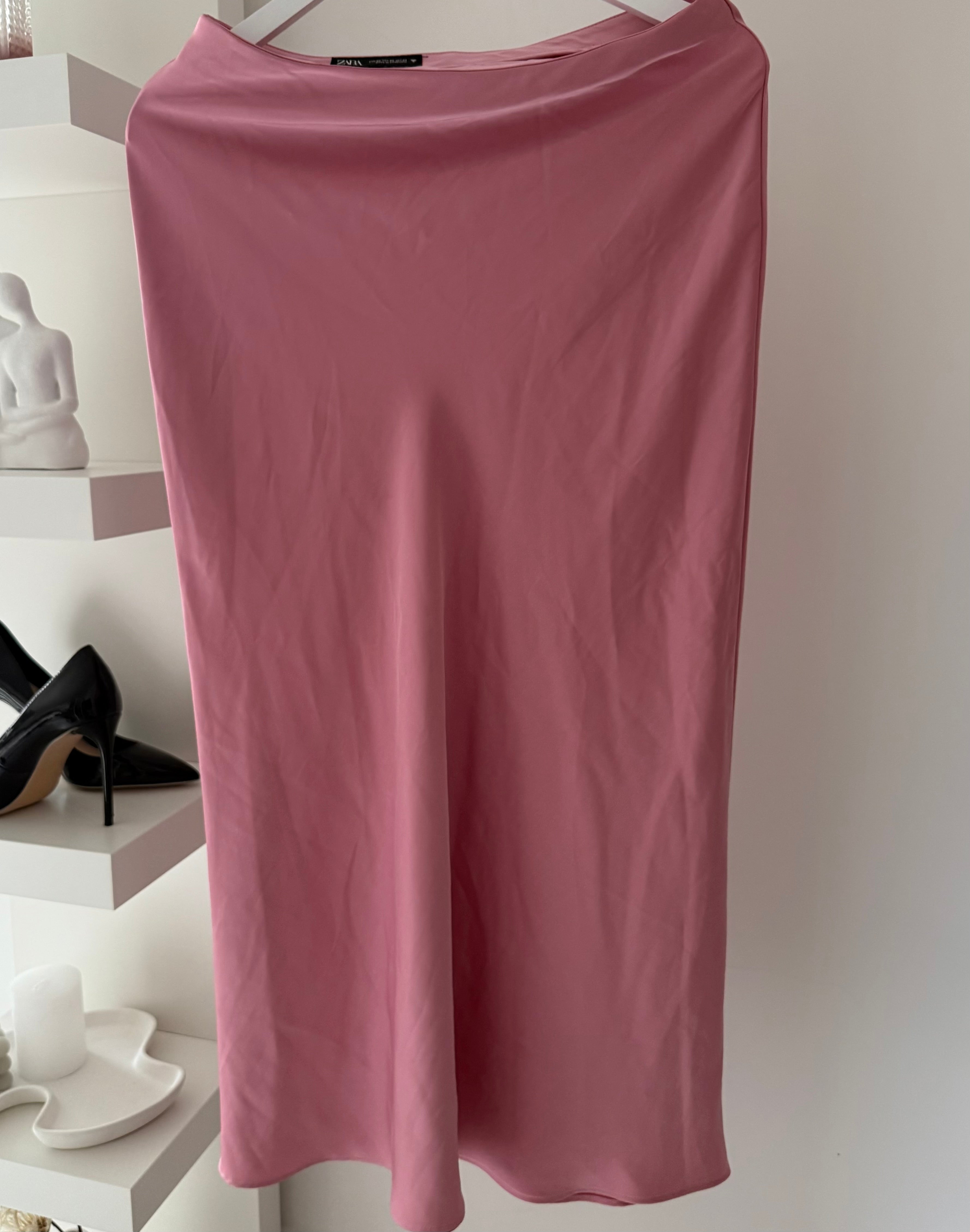 Jupe satinée rose
