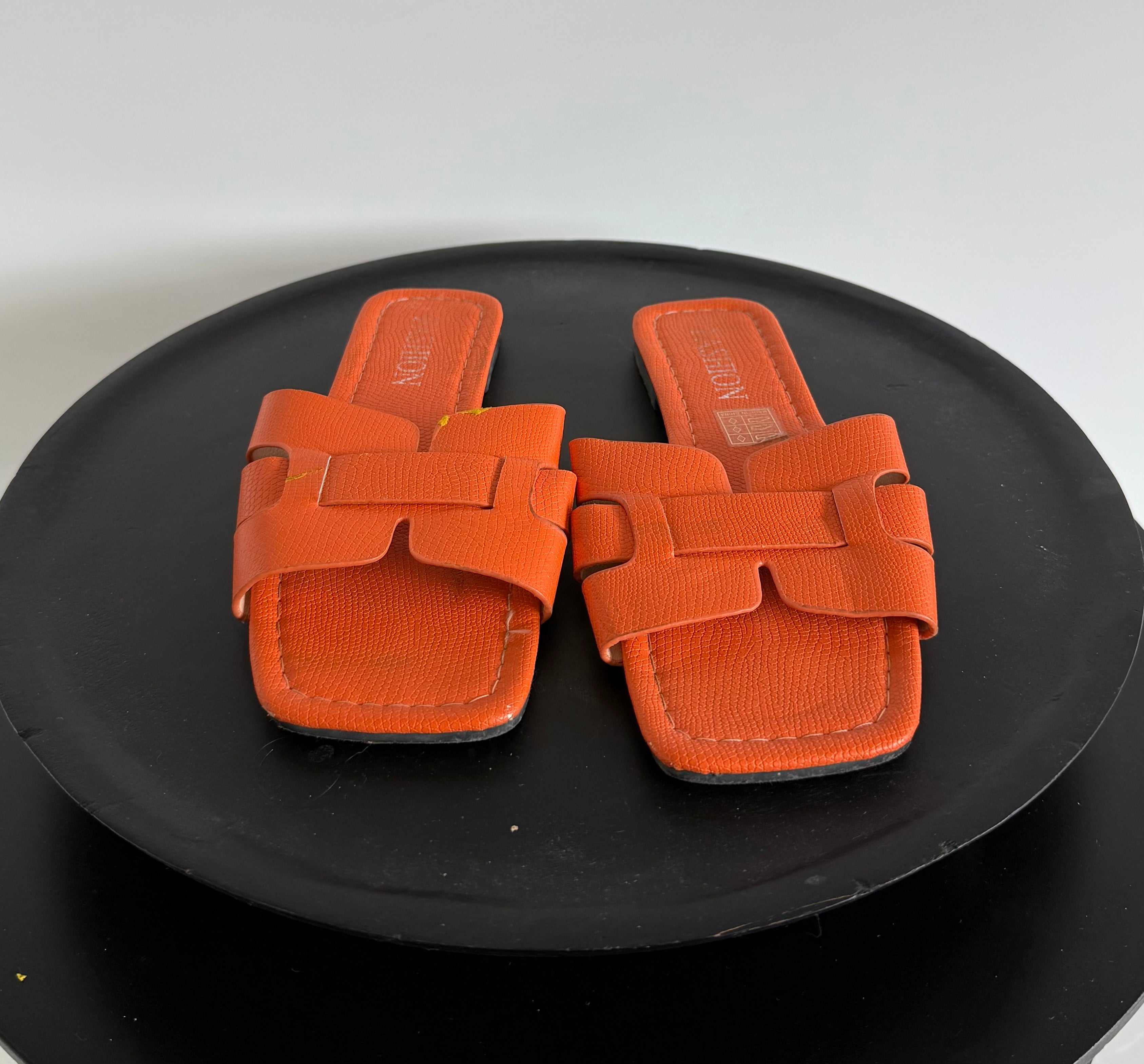 Sandales plates