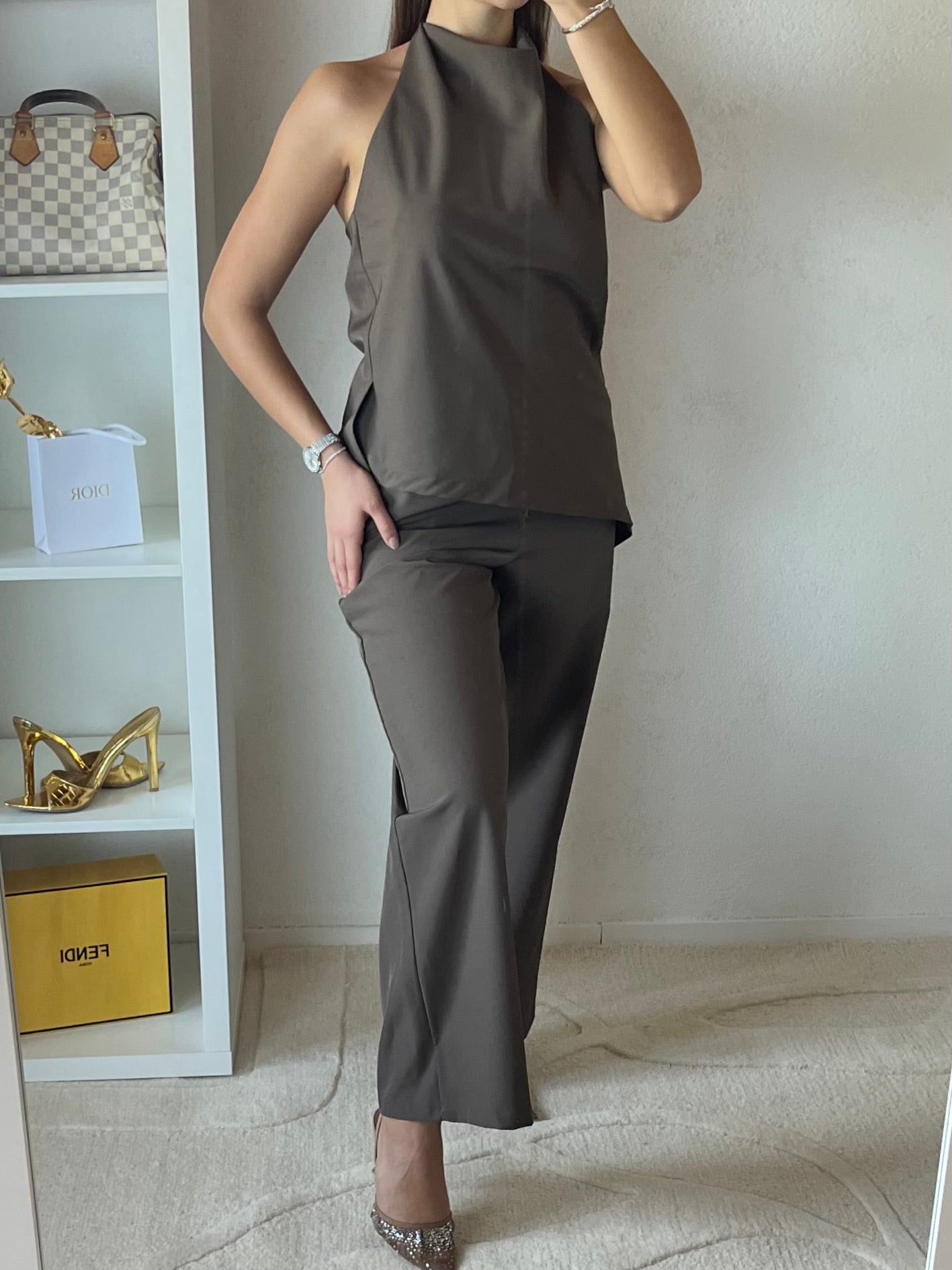 Ensemble 2 pièces : top à col roulé et dos nu et pantalon