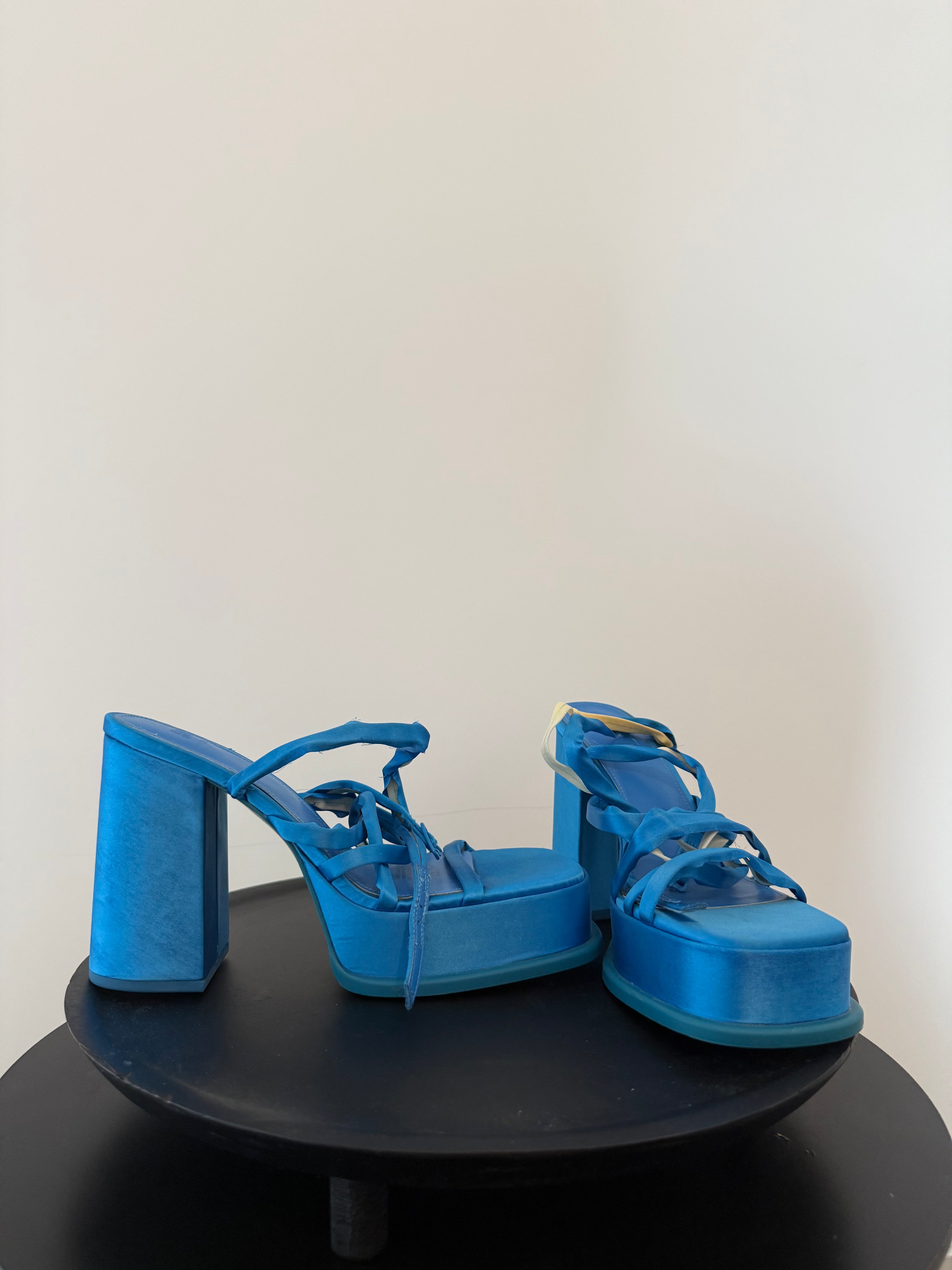 Sandales plateformes satin bleu