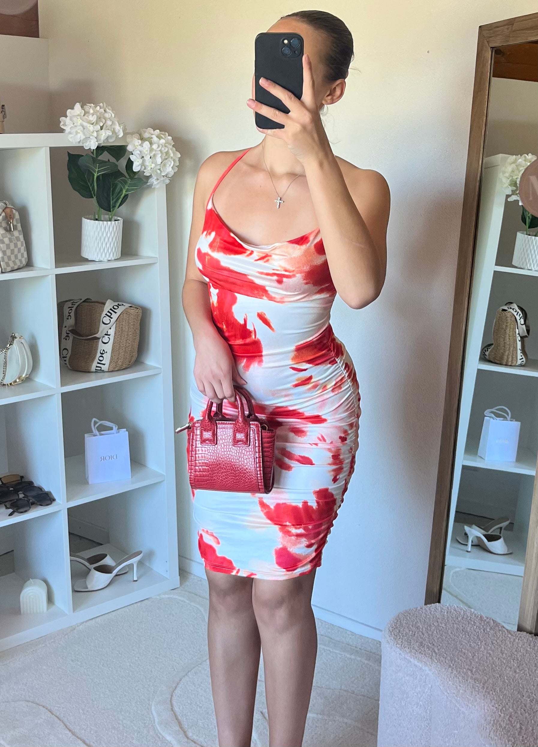 Robe dos nu motif fleural