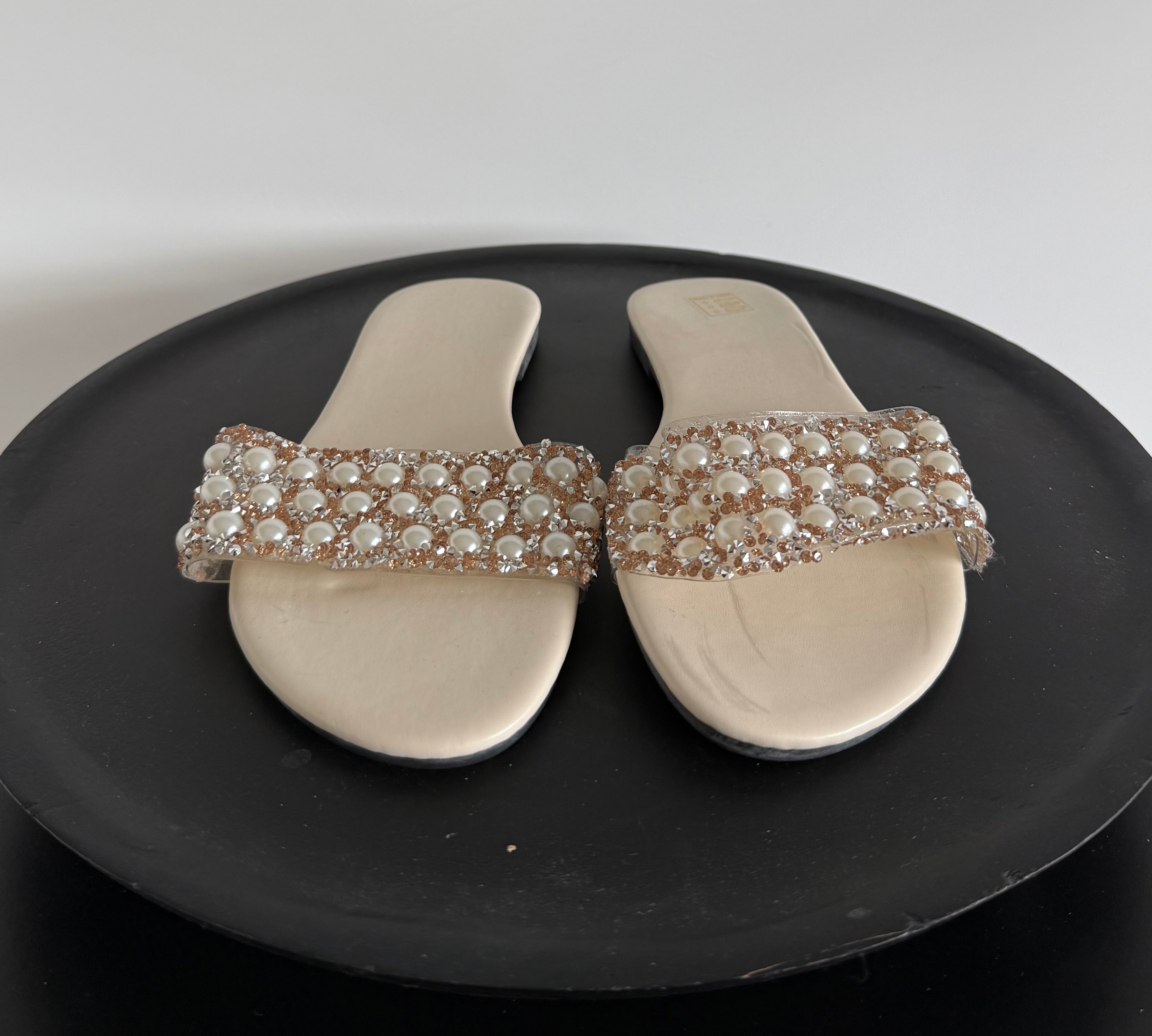 Mules nude à perles