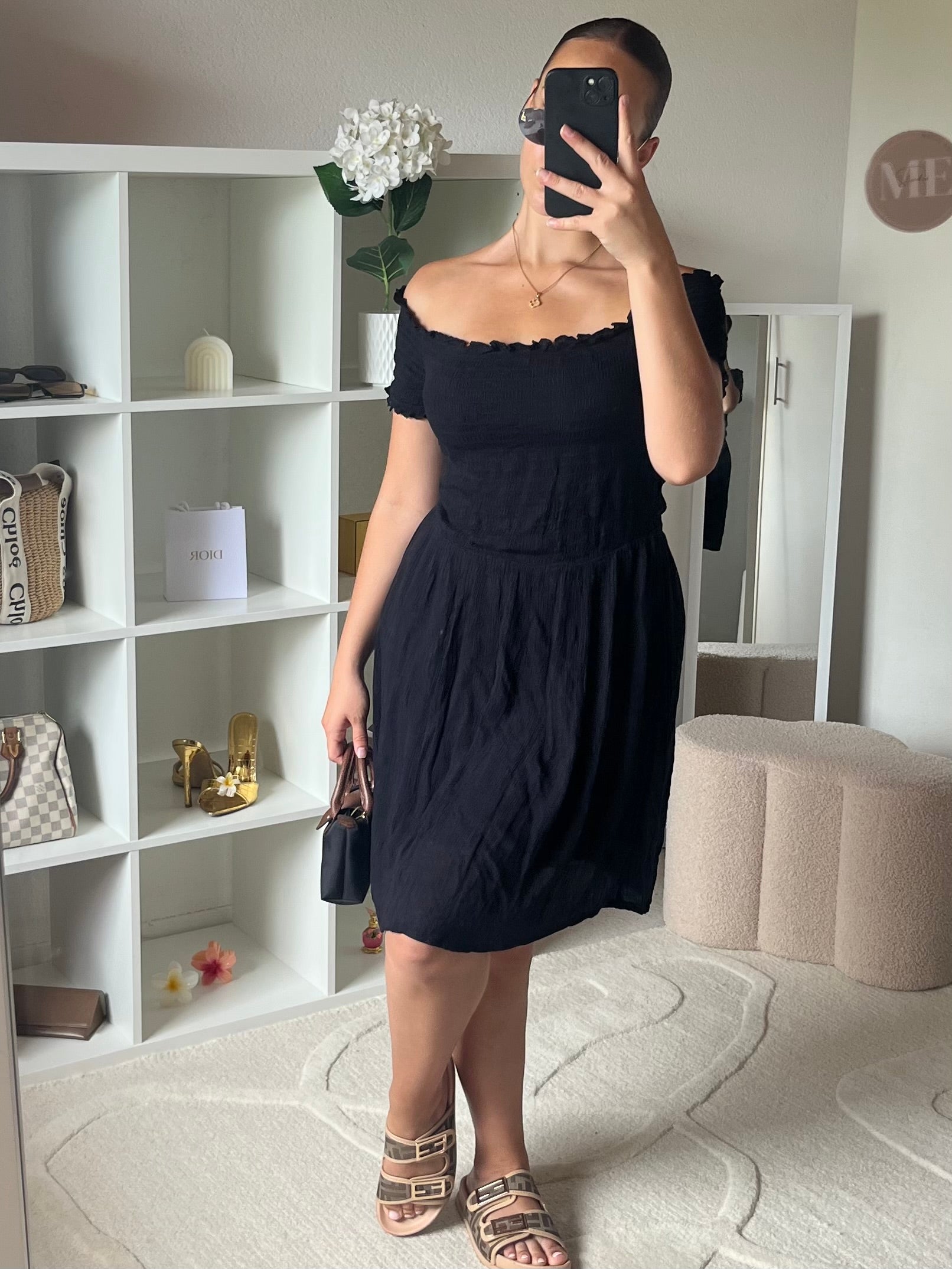 Robe à épaules dénudées