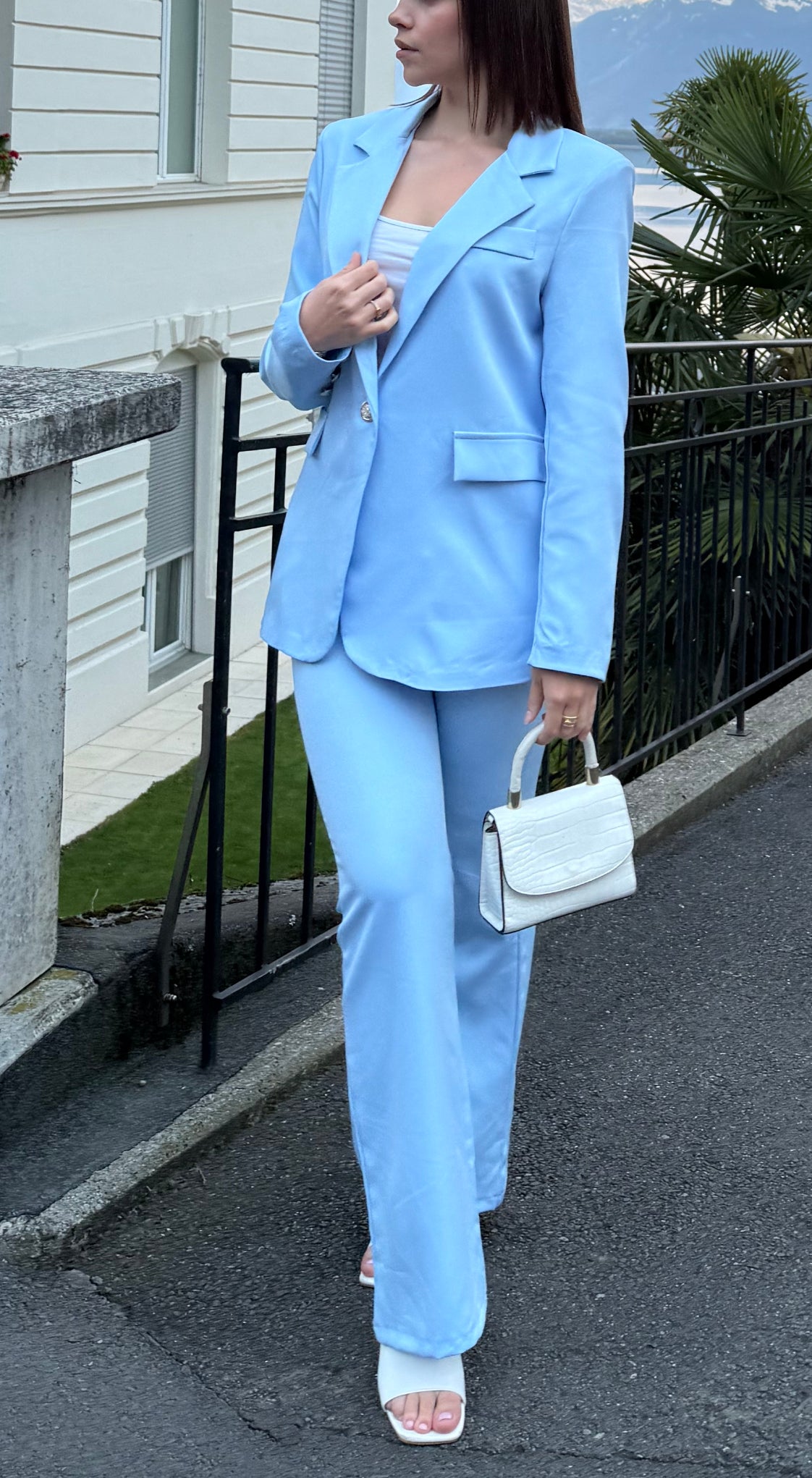 Ensemble 2 pièces: blazer structuré et pantalon évasé