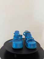 Sandales plateformes satin bleu