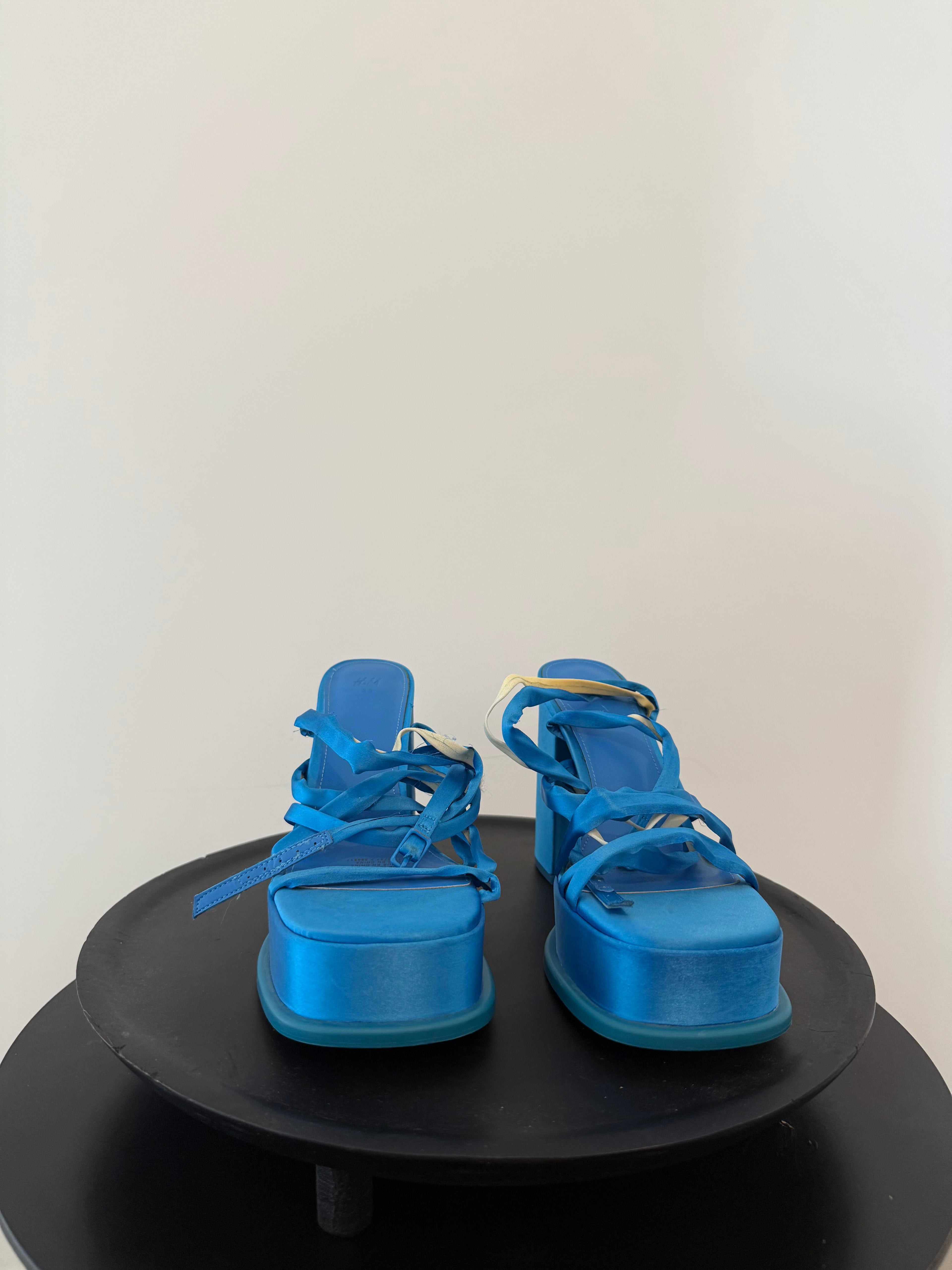 Sandales plateformes satin bleu