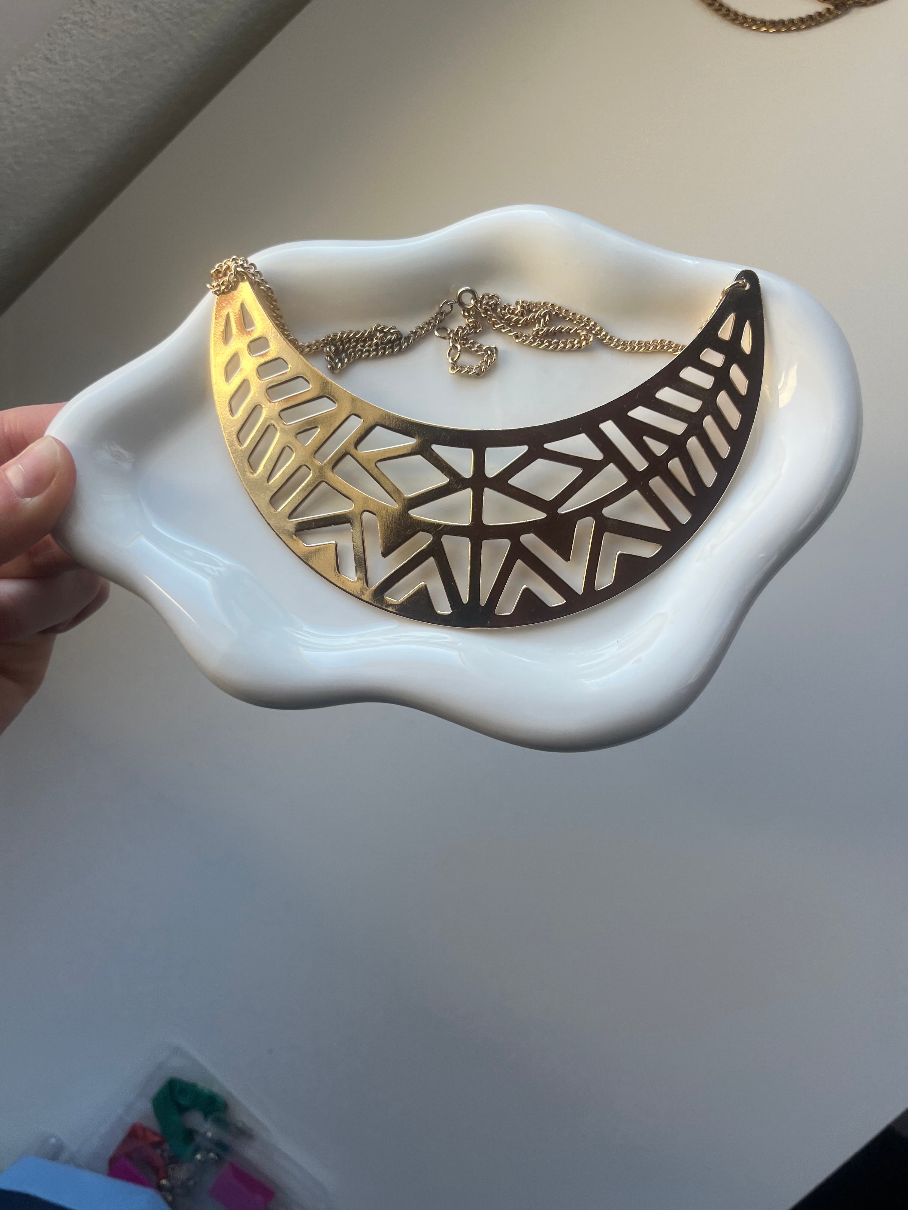 Collier en demi lune