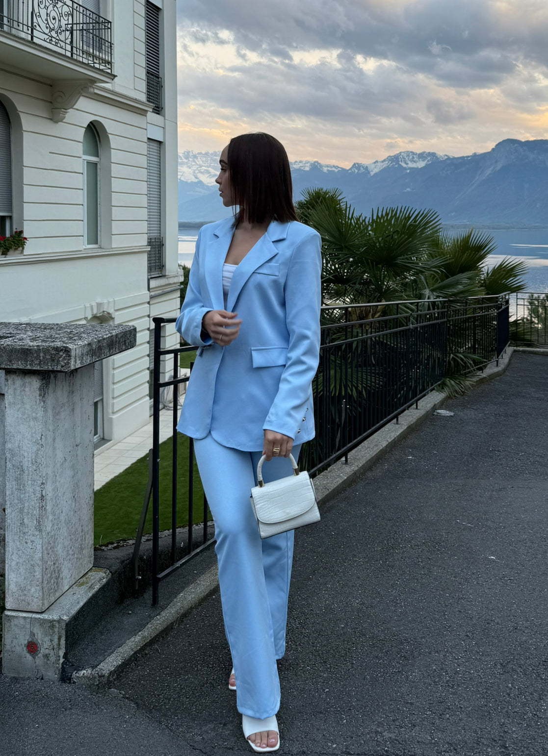 Ensemble 2 pièces: blazer structuré et pantalon évasé