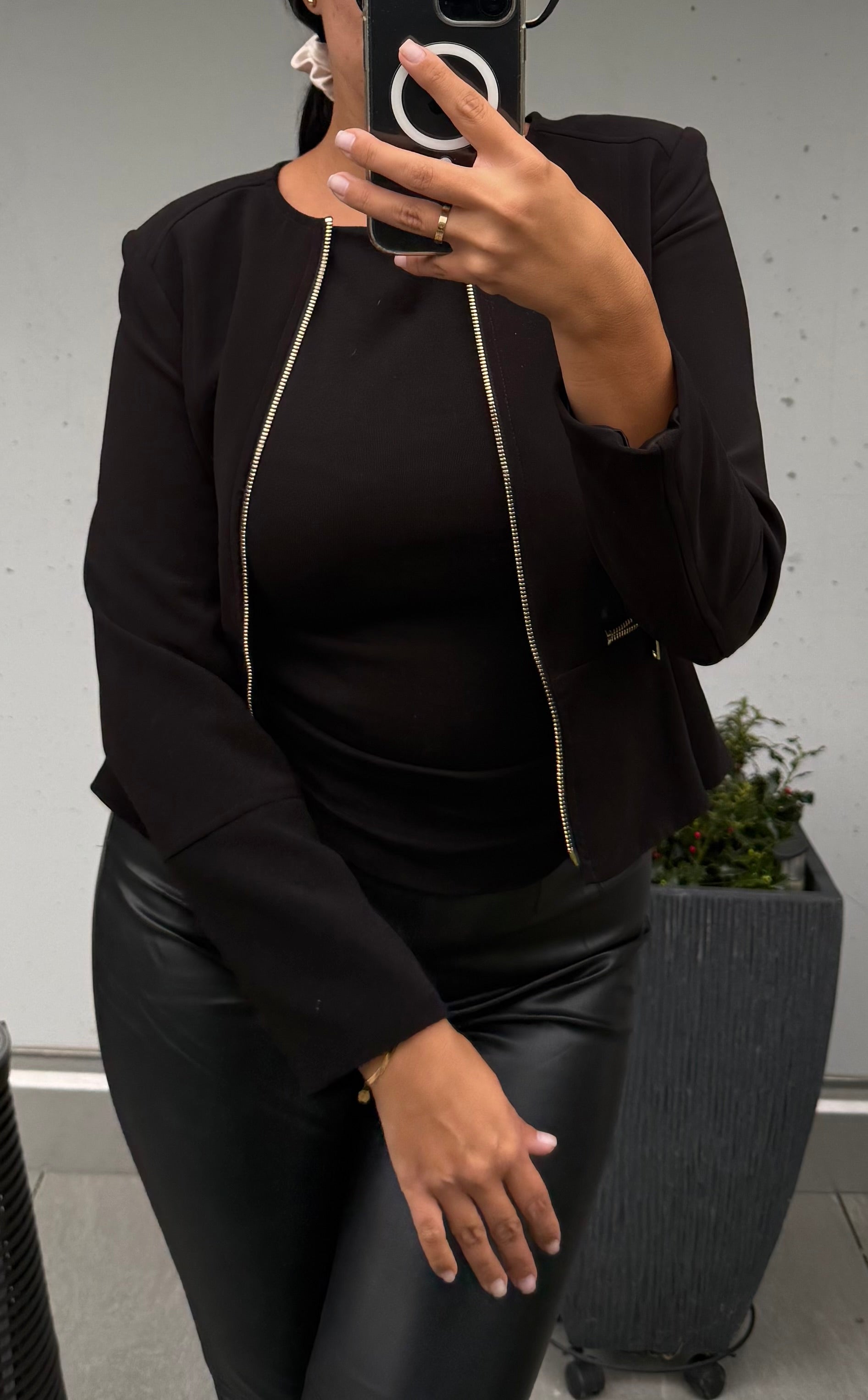 Veste noire zippée