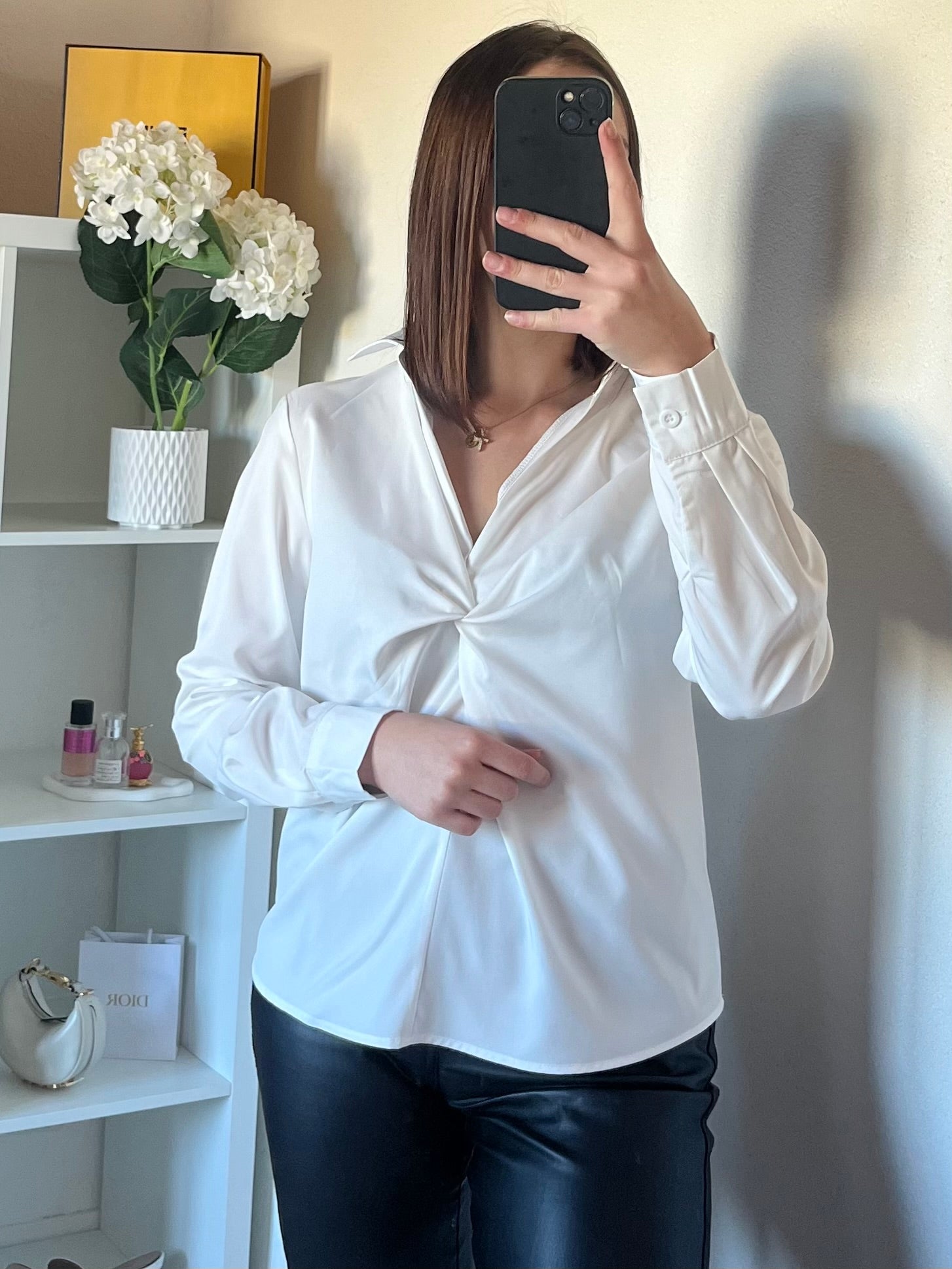 Chemise à col noué